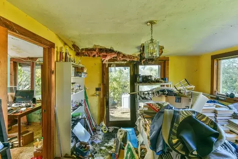 Entry Way - 106 Lakeside Ave, Webster, MA 01570 photo 2 of 2