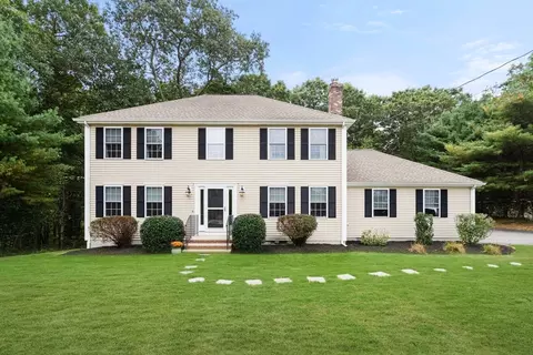 31 Holbrook St, Norfolk, MA 02056