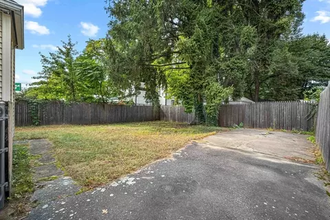 403 Allen St, Springfield, MA 01118 photo 23