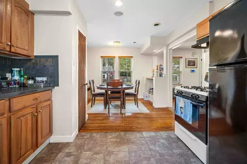 403 Allen St, Springfield, MA 01118 photo 8