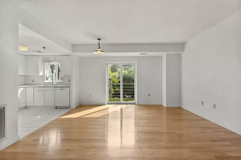 655 Concord Ave #204, Cambridge, MA 02138