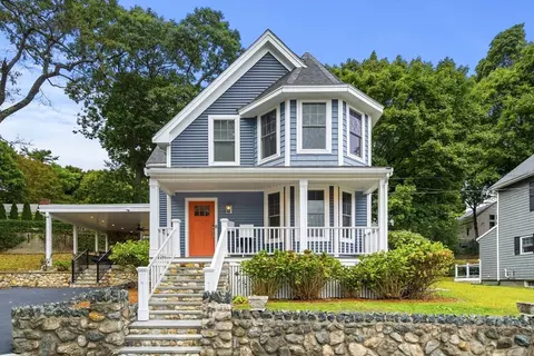 4 Fairmount Ter, Wakefield, MA 01880