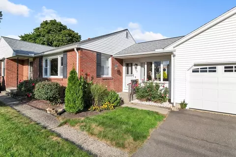 95 Bardon St, Chicopee, MA 01020 photo 5
