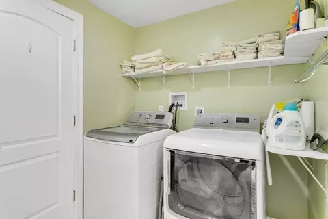 95 Bardon St, Chicopee, MA 01020 photo 25