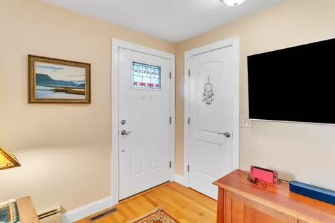95 Bardon St, Chicopee, MA 01020 photo 14