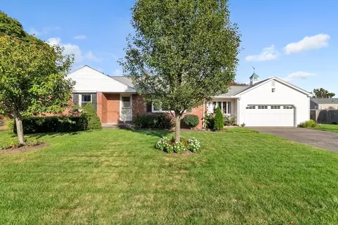 95 Bardon St, Chicopee, MA 01020 photo 2