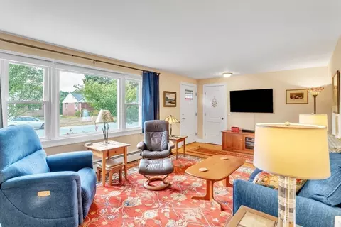 95 Bardon St, Chicopee, MA 01020 photo 15