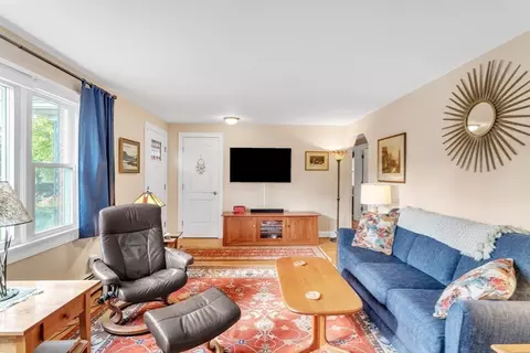 95 Bardon St, Chicopee, MA 01020 photo 18