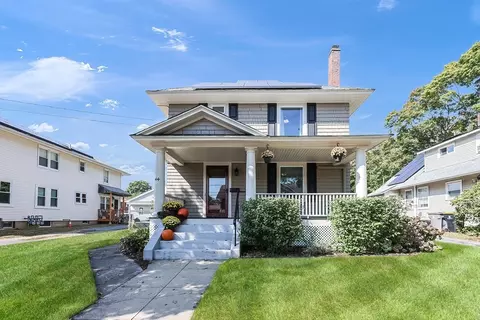 44 Raymond St, Framingham, MA 01702