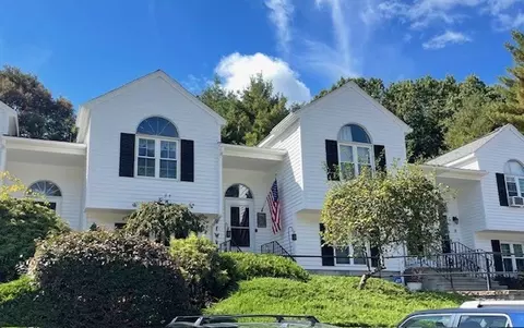 104 Riverview Pl #B, Southbridge, MA 01550