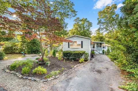 131 Jupiter Cir, Wareham, MA 02576 photo 2