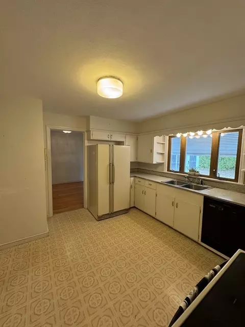 80 Jeffrey Rd, Springfield, MA 01119 photo 7