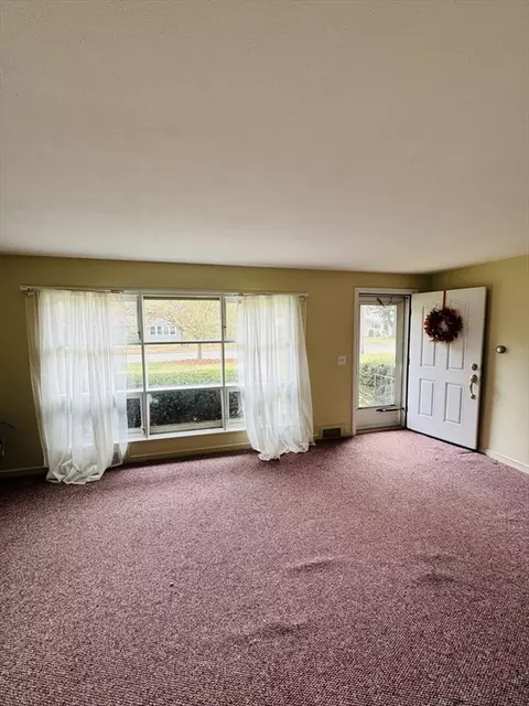 80 Jeffrey Rd, Springfield, MA 01119 photo 9