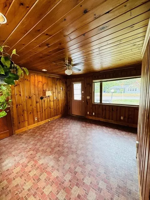 80 Jeffrey Rd, Springfield, MA 01119 photo 5