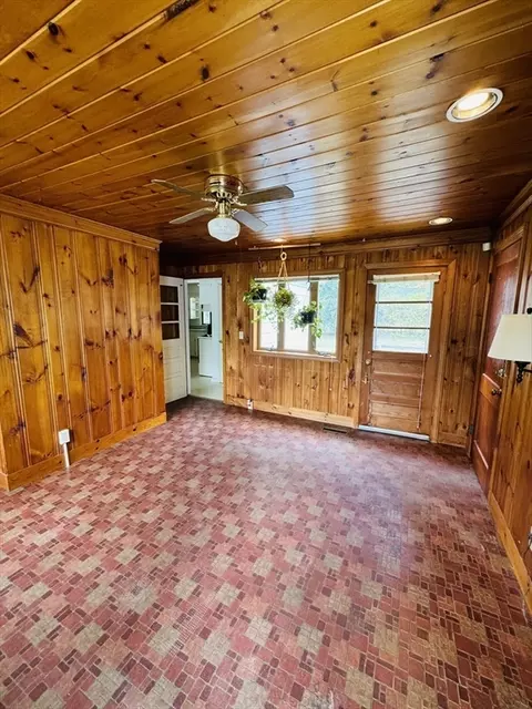 80 Jeffrey Rd, Springfield, MA 01119 photo 4
