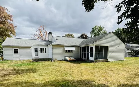 80 Jeffrey Rd, Springfield, MA 01119 photo 2