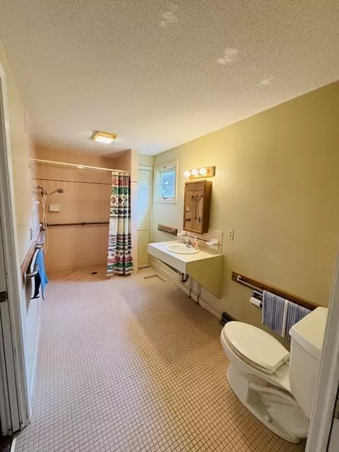 80 Jeffrey Rd, Springfield, MA 01119 photo 21