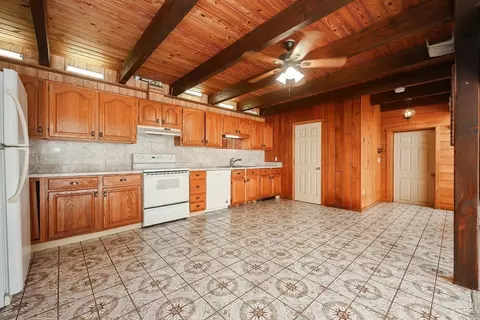 92 E Charlton Rd, Spencer, MA 01562 photo 11