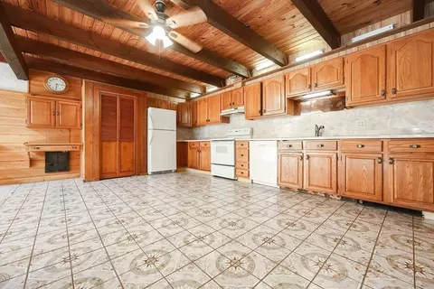 92 E Charlton Rd, Spencer, MA 01562 photo 12