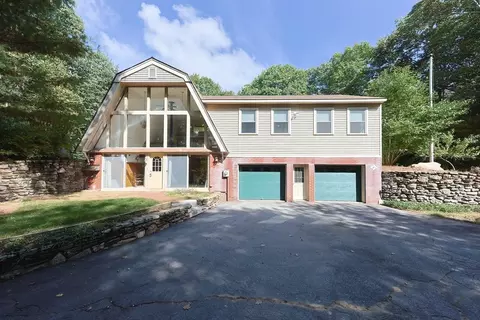 92 E Charlton Rd, Spencer, MA 01562