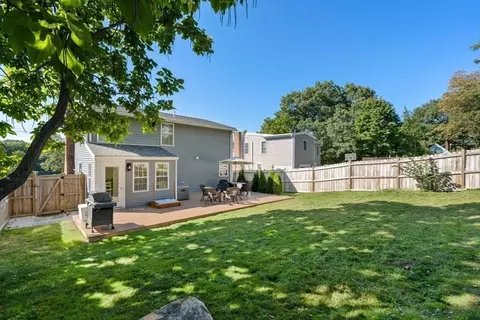 Exterior - 31 Broad Cove Rd, Hingham, MA 02043 photo 2 of 4