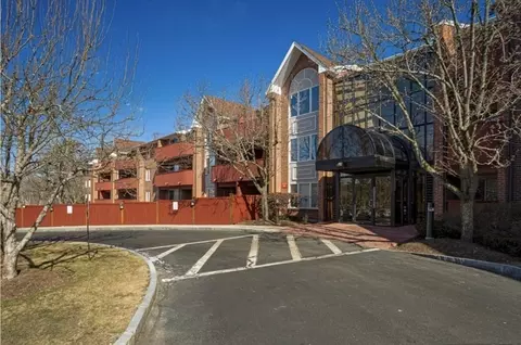 100 Rosemary Way #104, Needham, MA 02494