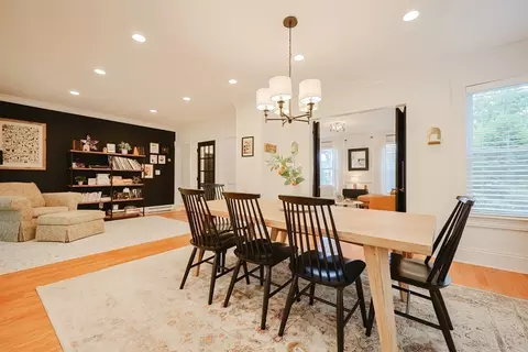 Dining - 643 E Central St, Franklin, MA 02038 photo 3 of 4