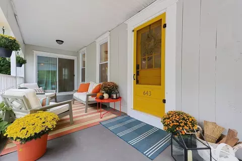 Exterior - 643 E Central St, Franklin, MA 02038 photo 3 of 10