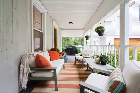 Exterior - 643 E Central St, Franklin, MA 02038 photo 4 of 10