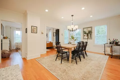 Dining - 643 E Central St, Franklin, MA 02038 photo 4 of 4