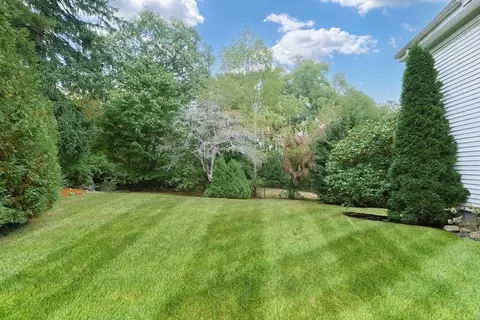 Exterior - 643 E Central St, Franklin, MA 02038 photo 8 of 10