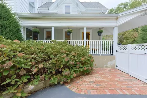 Exterior - 643 E Central St, Franklin, MA 02038 photo 5 of 10