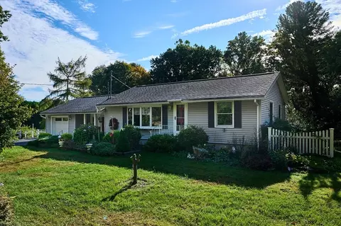 5 Wyben Rd, Southampton, MA 01073