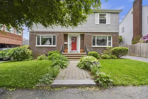 17 Wallace Rd, Lynn, MA 01902