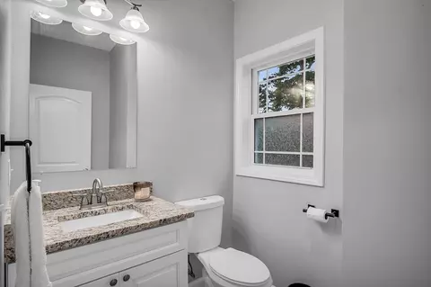 Bath - 171 Clearbrook Dr, Springfield, MA 01118 photo 1 of 5