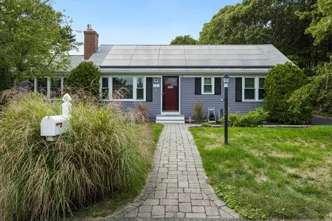 8 Kenneth Ln, Dennis, MA 02638