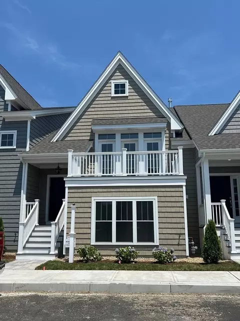 9 Meadowbrook Dr, Plymouth, MA 02360