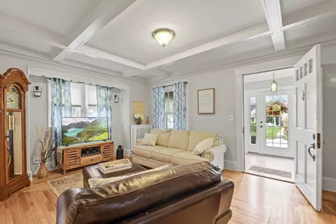 Entry Way - 37 Rollinson Rd, Worcester, MA 01606 photo 1 of 3