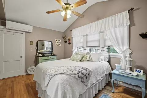 Bedroom - 37 Rollinson Rd, Worcester, MA 01606 photo 1 of 4