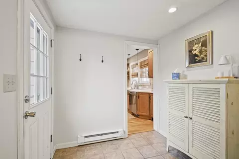 Entry Way - 37 Rollinson Rd, Worcester, MA 01606 photo 3 of 3