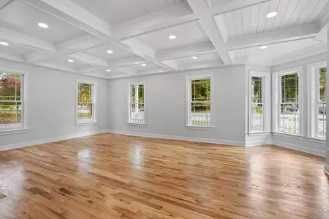 Living - 42 Park St, Pepperell, MA 01463 photo 1 of 6