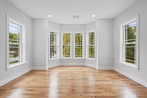 Living - 42 Park St, Pepperell, MA 01463 photo 5 of 6