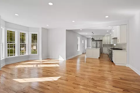 Living - 42 Park St, Pepperell, MA 01463 photo 4 of 6