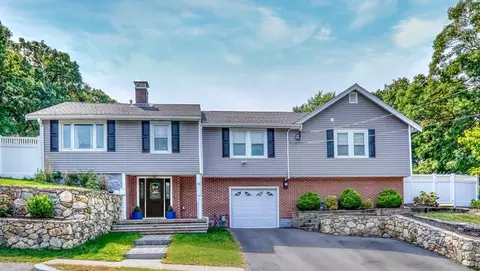 58 Tamworth Hill Ave, Wakefield, MA 01880