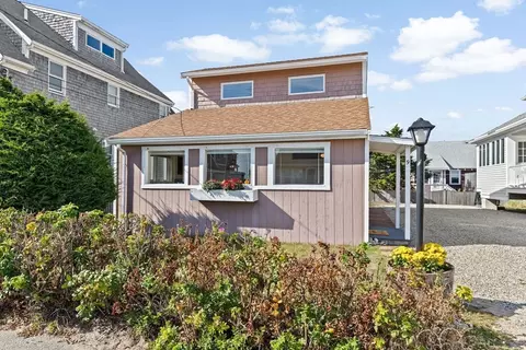9 Julian St, Scituate, MA 02066