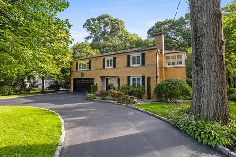 22 Oak Ridge Rd, Reading, MA 01867