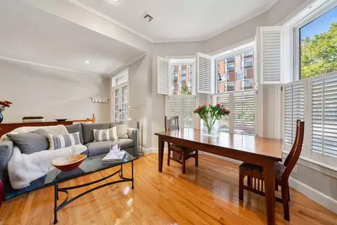 341 Beacon St #2D, Boston, MA 02116