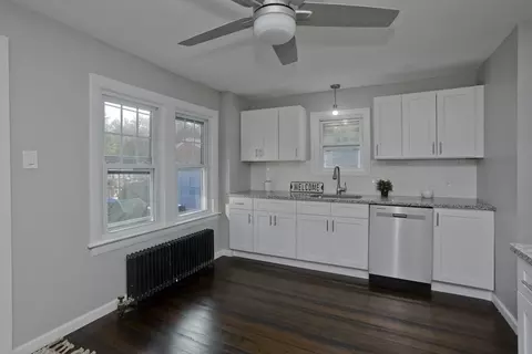 35 Montclair St, Springfield, MA 01104 photo 6