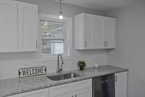35 Montclair St, Springfield, MA 01104 photo 5