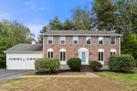 14 Oriole Rd, Medfield, MA 02052